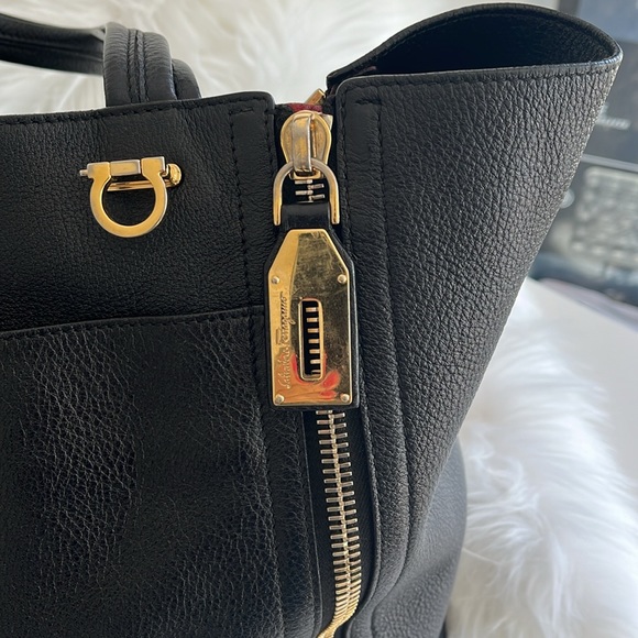 SALVATORE FERRAGAMO GANCINI SUZANNE TOTE PEBBLED LEATHER SHOULDER HANDBAG - Picture 5 of 12